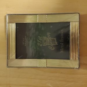 LaVie 21st Century Metal Frame 3.5" x 5 "